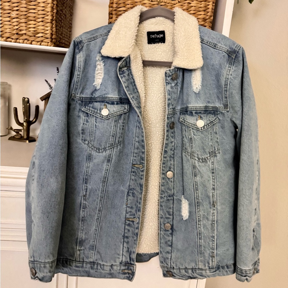 Refuge Denim Distressed Fleece Jean Jacket Cream Sherpa Excellent Condition